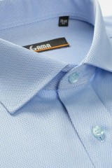 Camasa eleganta bleu cu model in tesatura slim fit