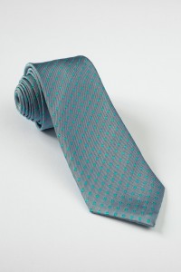 Cravata gri cu motive florale