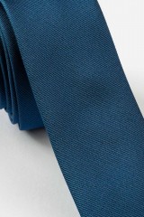Cravata ingusta bleumarin
