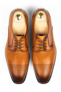 Pantofi barbati piele cognac cu striatii
